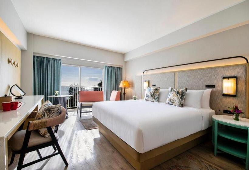 اتاق استاندارد با تخت بزرگ, Crowne Plaza Resort Saipan