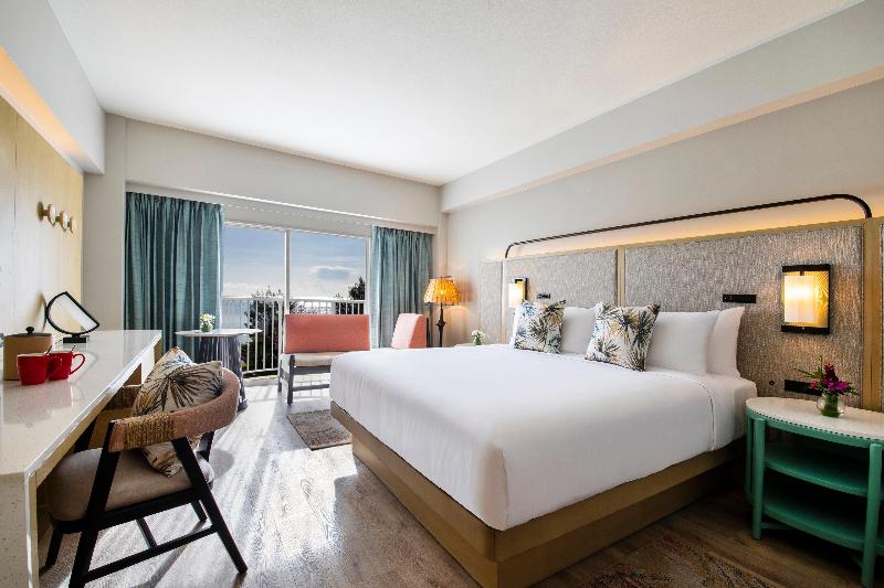 اتاق استاندارد با تخت بزرگ, Crowne Plaza Resort Saipan
