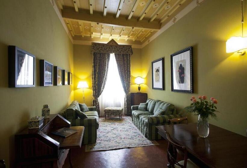سوییت لوکس, Residenza Palazzo Visdomini