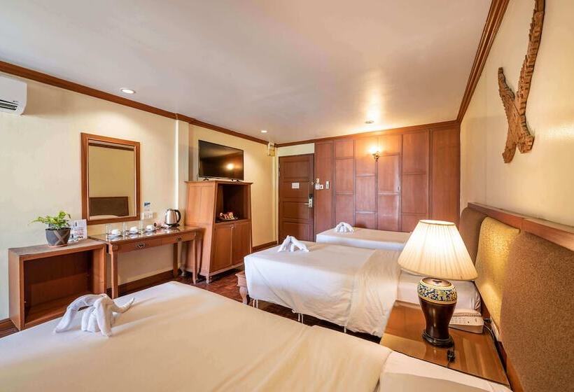 Quarto Triplo Superior, Royal Ivory Sukhumvit Nana