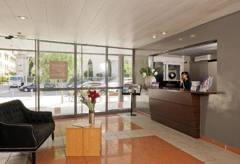 Escritório Estándar, Sejours & Affaires Aixenprovence Mirabeau