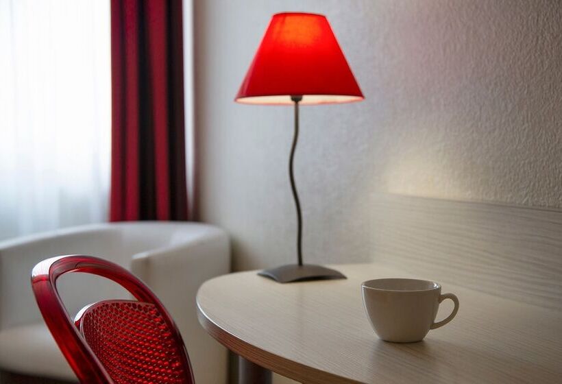 Номер Комфорт, The Originals City, Hôtel Alizéa, Le Mans Nord