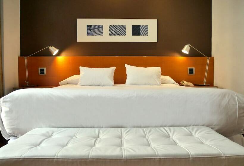 غرفة تنفيذية, 725 Continental