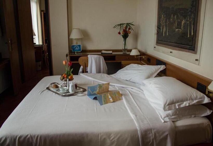 اتاق خانوادگی, Best Western Hotel Dei Cavalieri