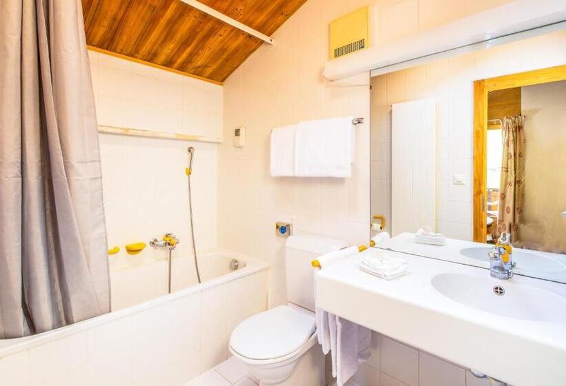 Семейный Номер, Hôtel Magrappé