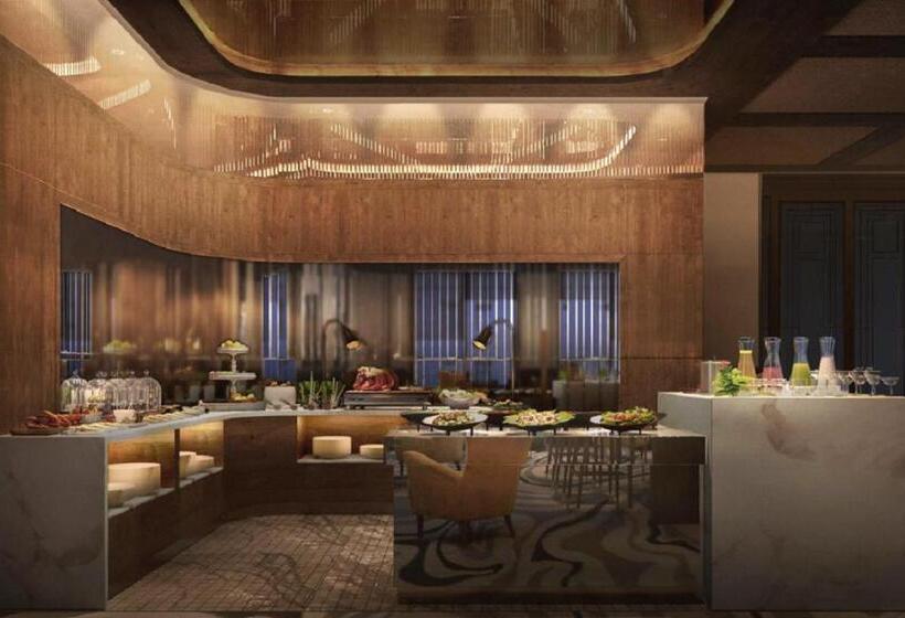 اتاق اجرایی با تخت بزرگ, Mövenpick Hotel Hanoi Centre