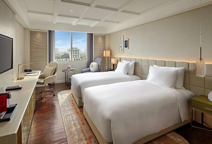 اتاق اجرایی, Mövenpick Hotel Hanoi Centre
