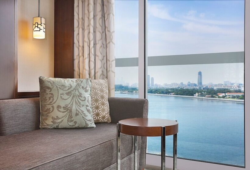 Номер Deluxe с Видом, Sheraton Dubai Creek Hotel & Towers