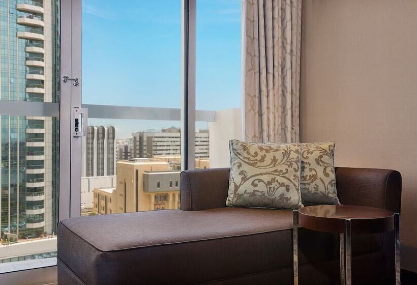 Номер Клуб, Sheraton Dubai Creek Hotel & Towers