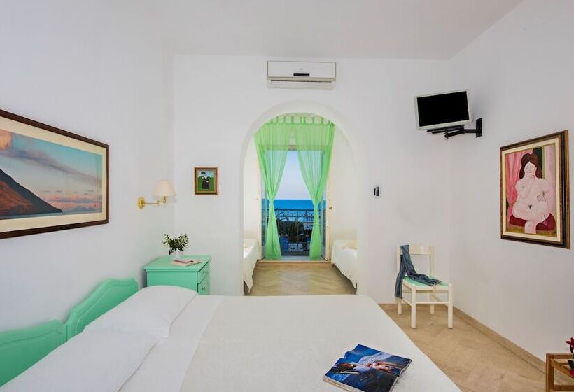 اتاق سوپریور چهار تخته, Ossidiana Stromboli Center