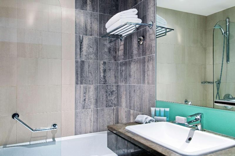 Номер Стандарт, Hilton London Canary Wharf