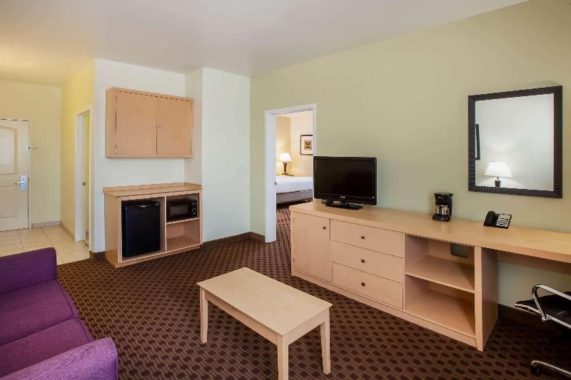 Полулюкс Кровать Кинг, Hilton London Canary Wharf