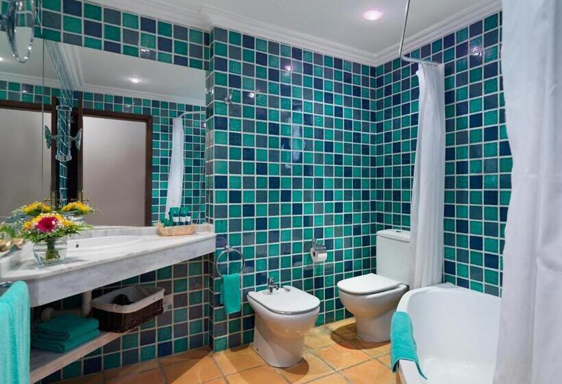 Апартаменты 3 Спальни, Regency Country Club, Apartments Suites