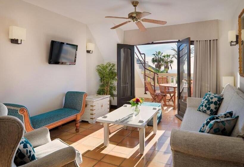 Апартаменты 2 Спальни, Regency Country Club, Apartments Suites