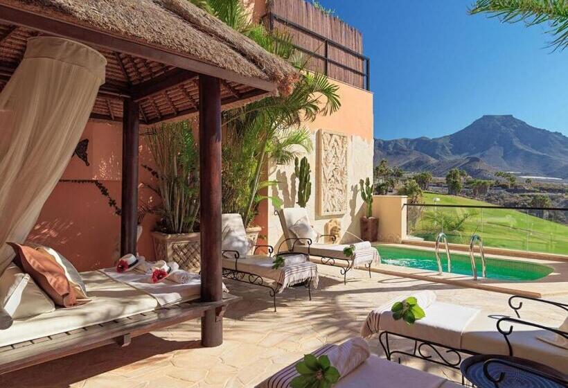 Вилла с 1 спальней и бассейном, Royal Garden Villas, Luxury