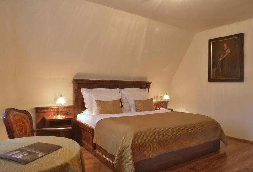 اتاق لوکس با چشم‌انداز, Grand Hotel Praha