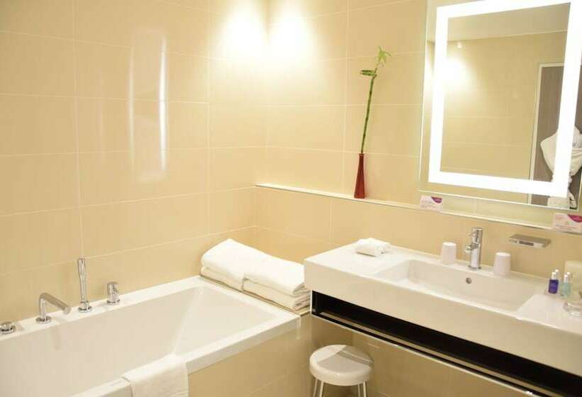 اتاق استاندارد, Crowne Plaza Lyon   Cité Internationale