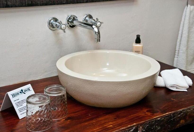 اتاق استاندارد, Hide Away Guest House