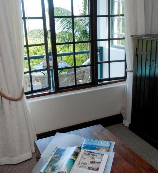 اتاق استاندارد, Hide Away Guest House