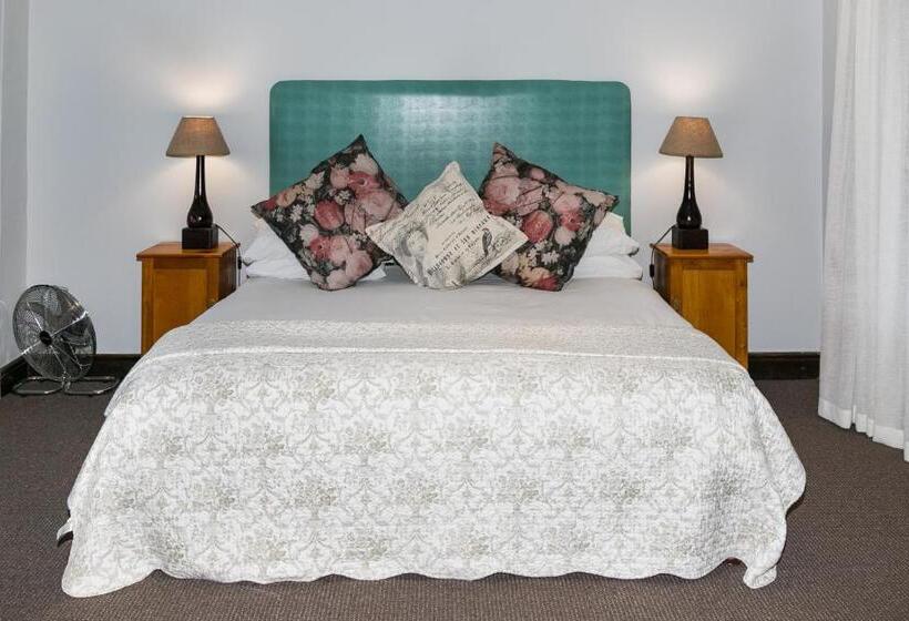 اتاق استاندارد, Hide Away Guest House
