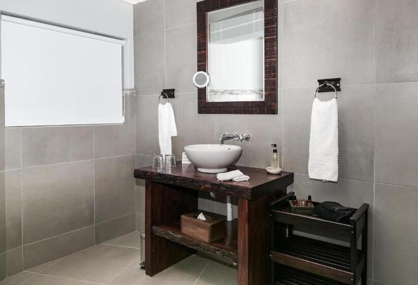 اتاق استاندارد, Hide Away Guest House