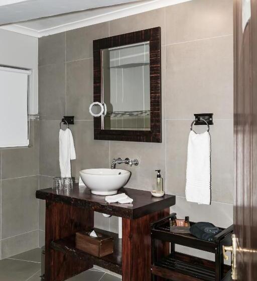 اتاق استاندارد, Hide Away Guest House