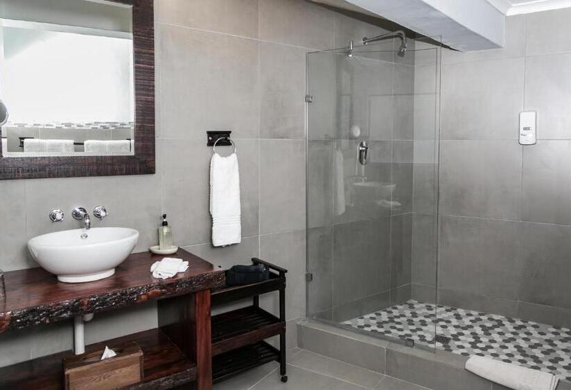 اتاق استاندارد, Hide Away Guest House