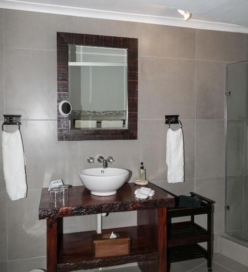 اتاق استاندارد, Hide Away Guest House