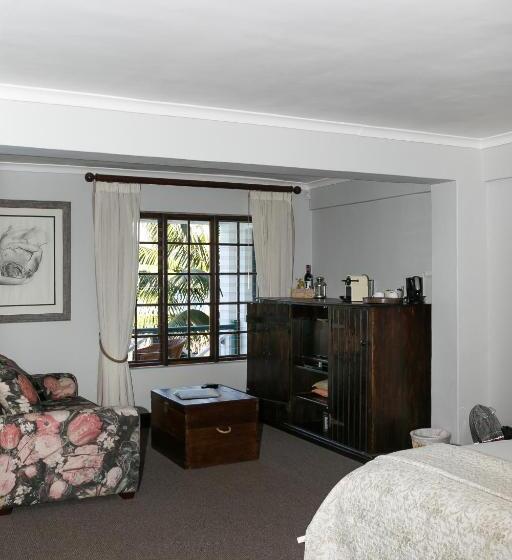 اتاق استاندارد, Hide Away Guest House