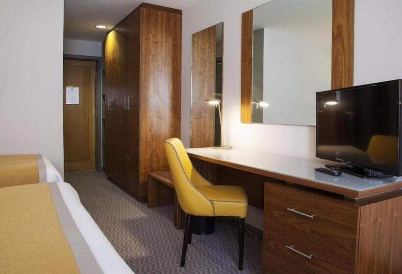 Номер Стандарт Индивидуальный, Maldron Hotel Tallaght