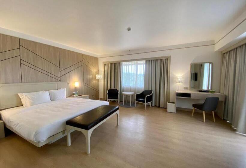 سوییت جونیور, Sabah Hotel Sandakan