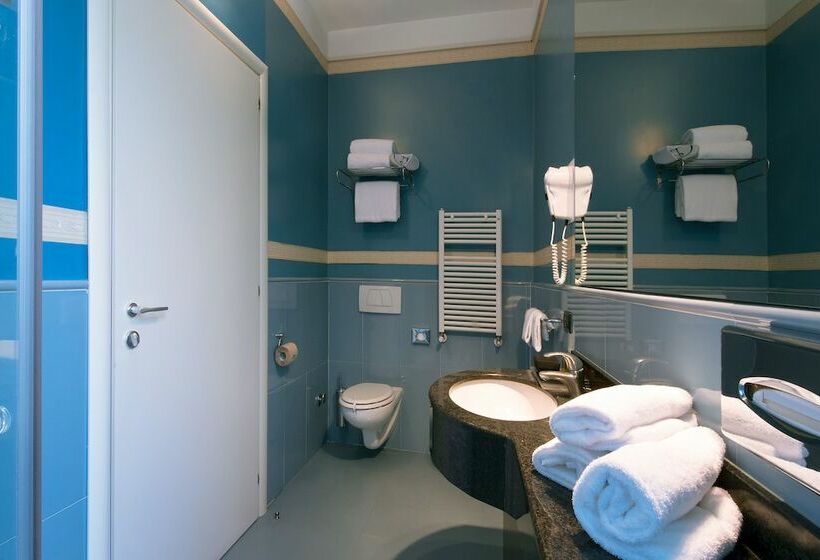 اتاق استاندارد سه نفره, Cdh Hotel La Spezia