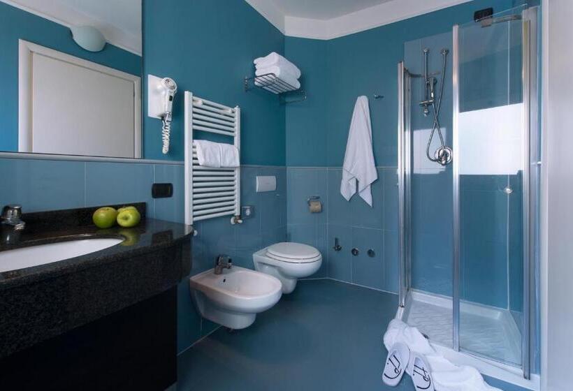 سوئیت جونیور خانوادگی, Cdh Hotel La Spezia