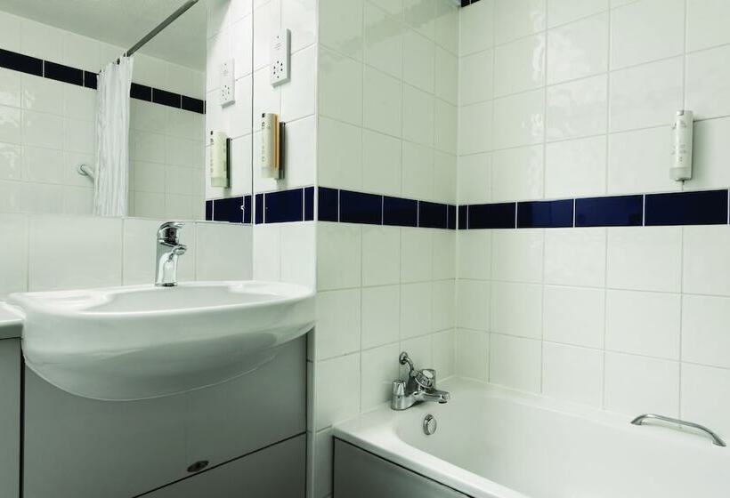 Номер Стандарт, Days Inn Hotel Warwick South   Southbound M40
