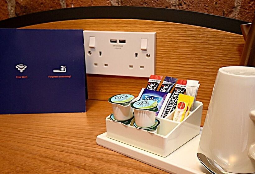 Quarto Estandar, Holiday Inn Express Liverpool Albert Dock, An Ihg