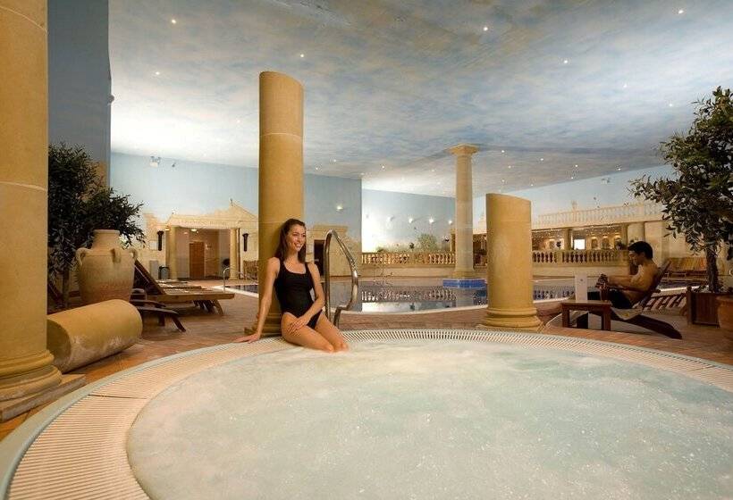 Номер Клуб, Whittlebury Hall And Spa