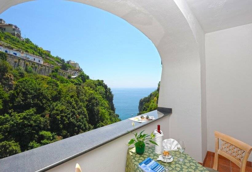 اتاق سوپریور با چشم‌انداز دریا, La Pergola