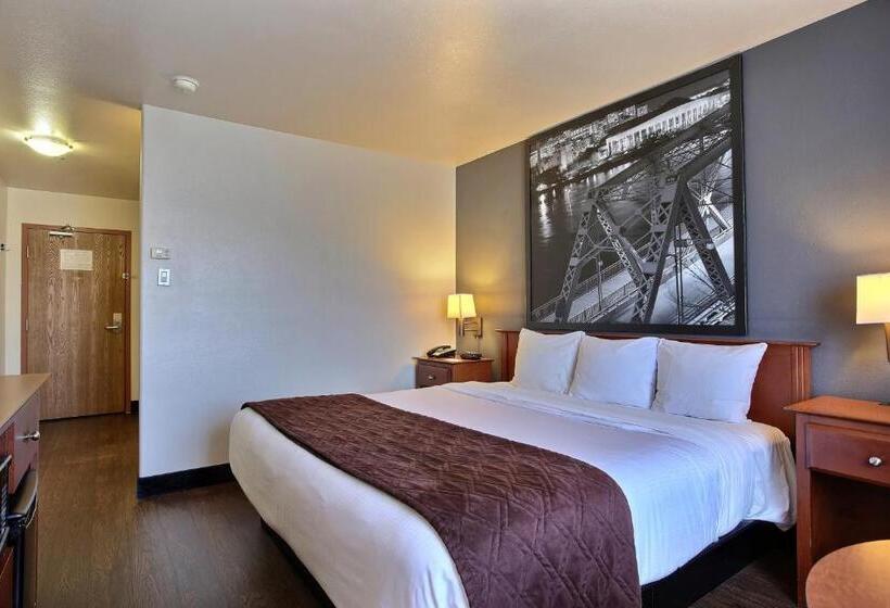 اتاق لوکس با تخت بزرگ, Super 8 By Wyndham Troisrivieres
