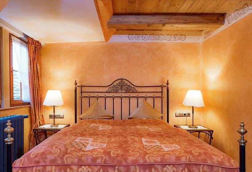 Basis Zimmer, Historik Hotel Gotisches Haus Garni