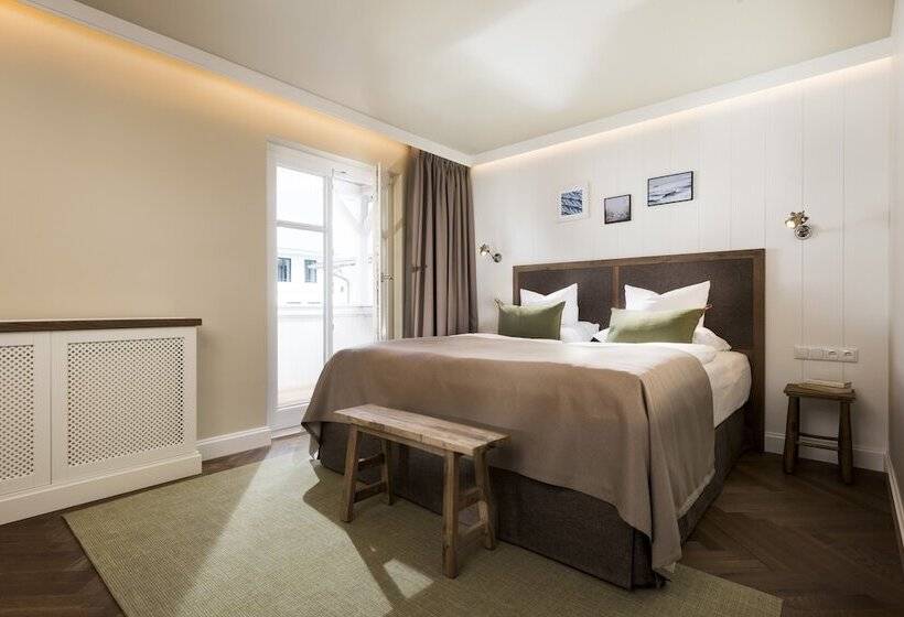 سوییت, Loev   Vela Hotels