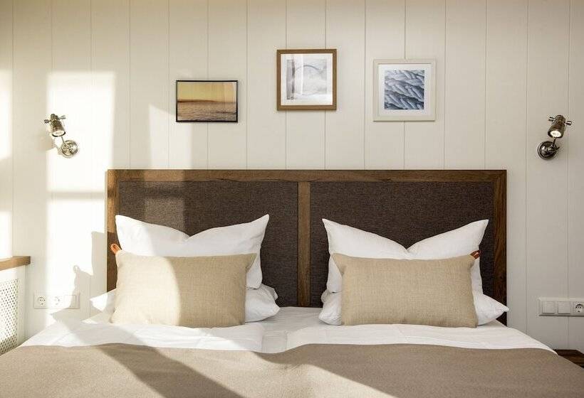 سوییت, Loev   Vela Hotels