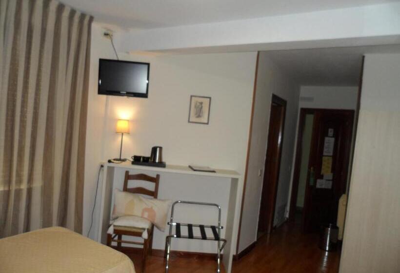 스탠다드 룸, Hostal Coruña