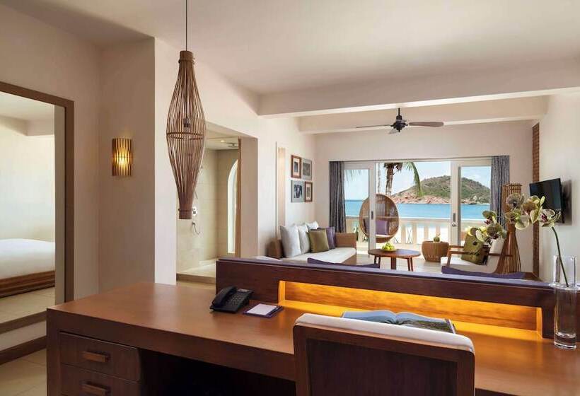 سوییت جونیور با چشم‌انداز دریا, Avani Quy Nhon Resort