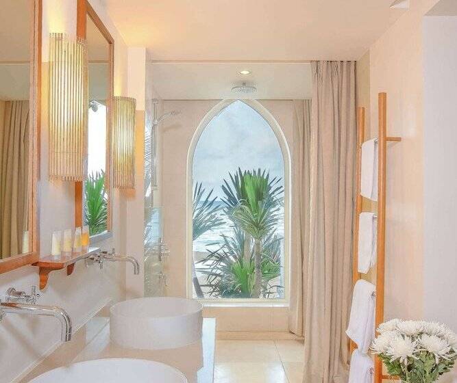 سوییت جونیور با چشم‌انداز دریا, Avani Quy Nhon Resort