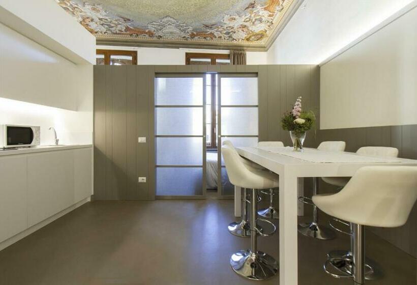 سوئیت دلوکس 2 خوابه, Palazzo Dei Ciompi Suites
