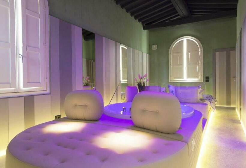 1 Bedroom Penthouse Apartment, Palazzo Dei Ciompi Suites