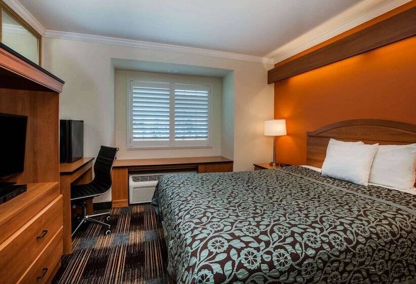 Suite, Days Inn & Suites By Wyndham Antioch