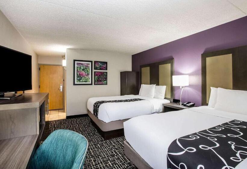 اتاق لوکس, La Quinta Inn By Wyndham Davenport & Conference Center