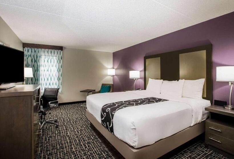 اتاق استاندارد با تخت بزرگ برای معلولان, La Quinta Inn By Wyndham Davenport & Conference Center