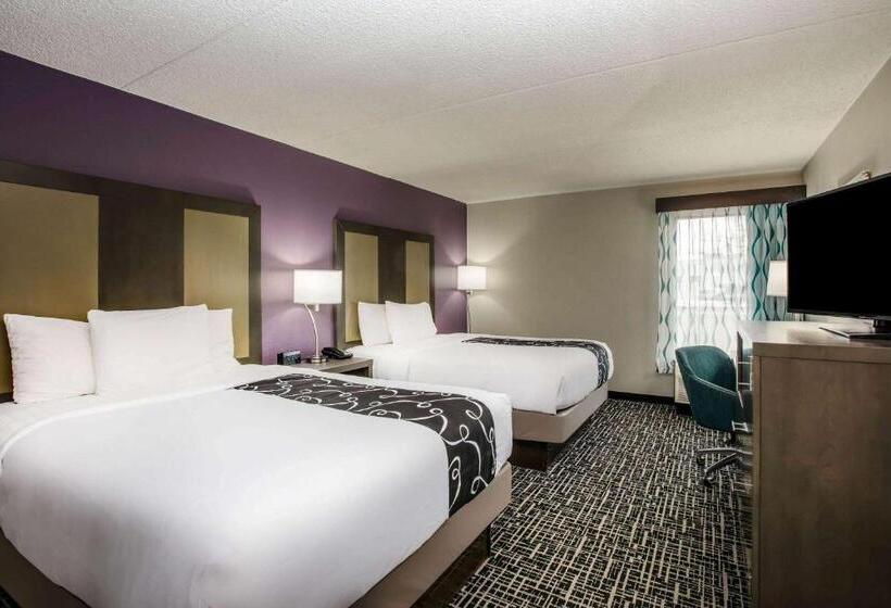 سوییت لوکس, La Quinta Inn By Wyndham Davenport & Conference Center